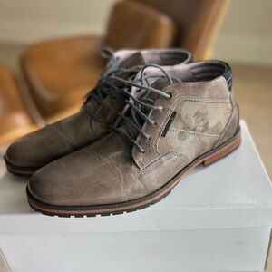 New Steve Madden Leather Boots size 9